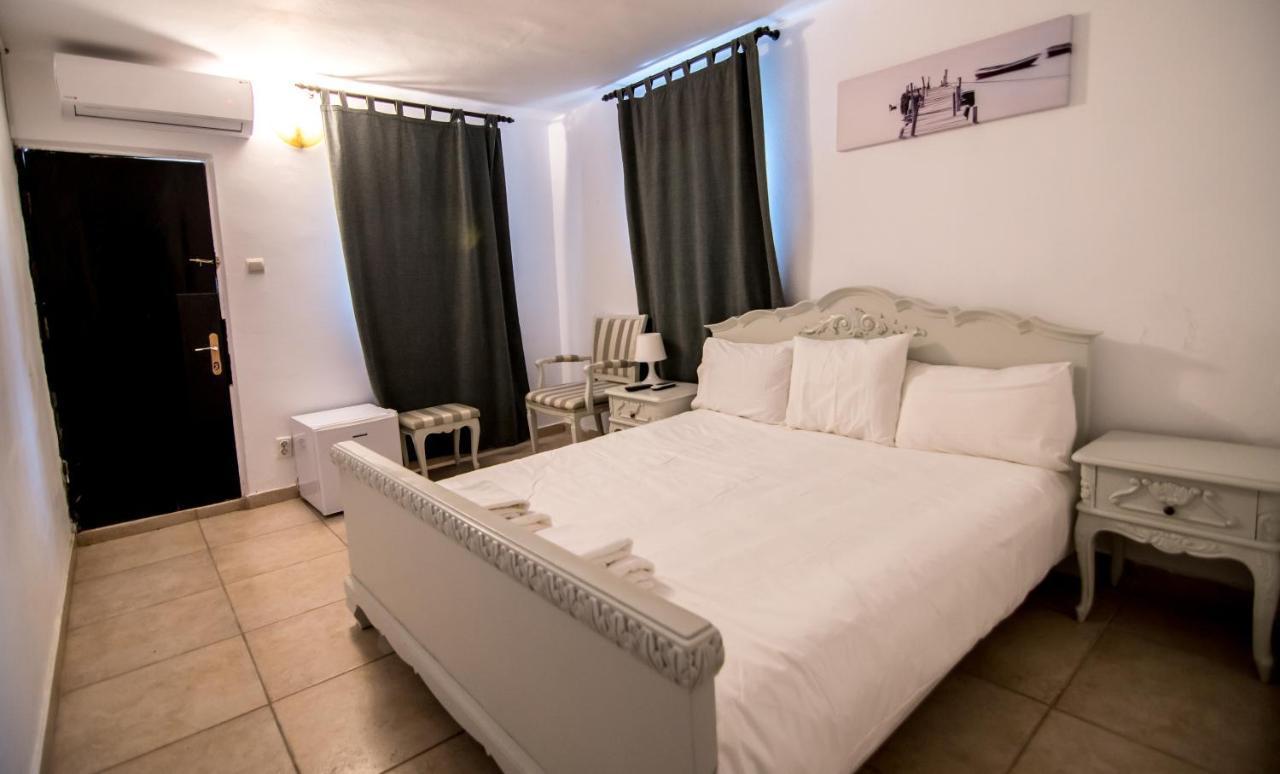 Hotel Famagusta Vama Veche Esterno foto