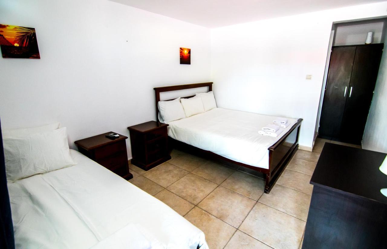 Hotel Famagusta Vama Veche Esterno foto