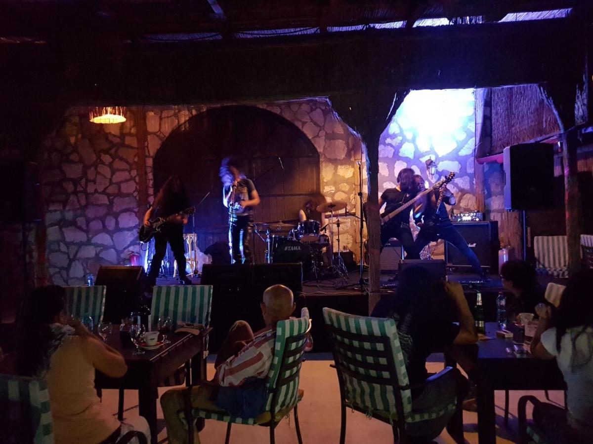 Hotel Famagusta Vama Veche Esterno foto