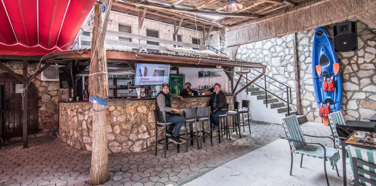Hotel Famagusta Vama Veche Esterno foto